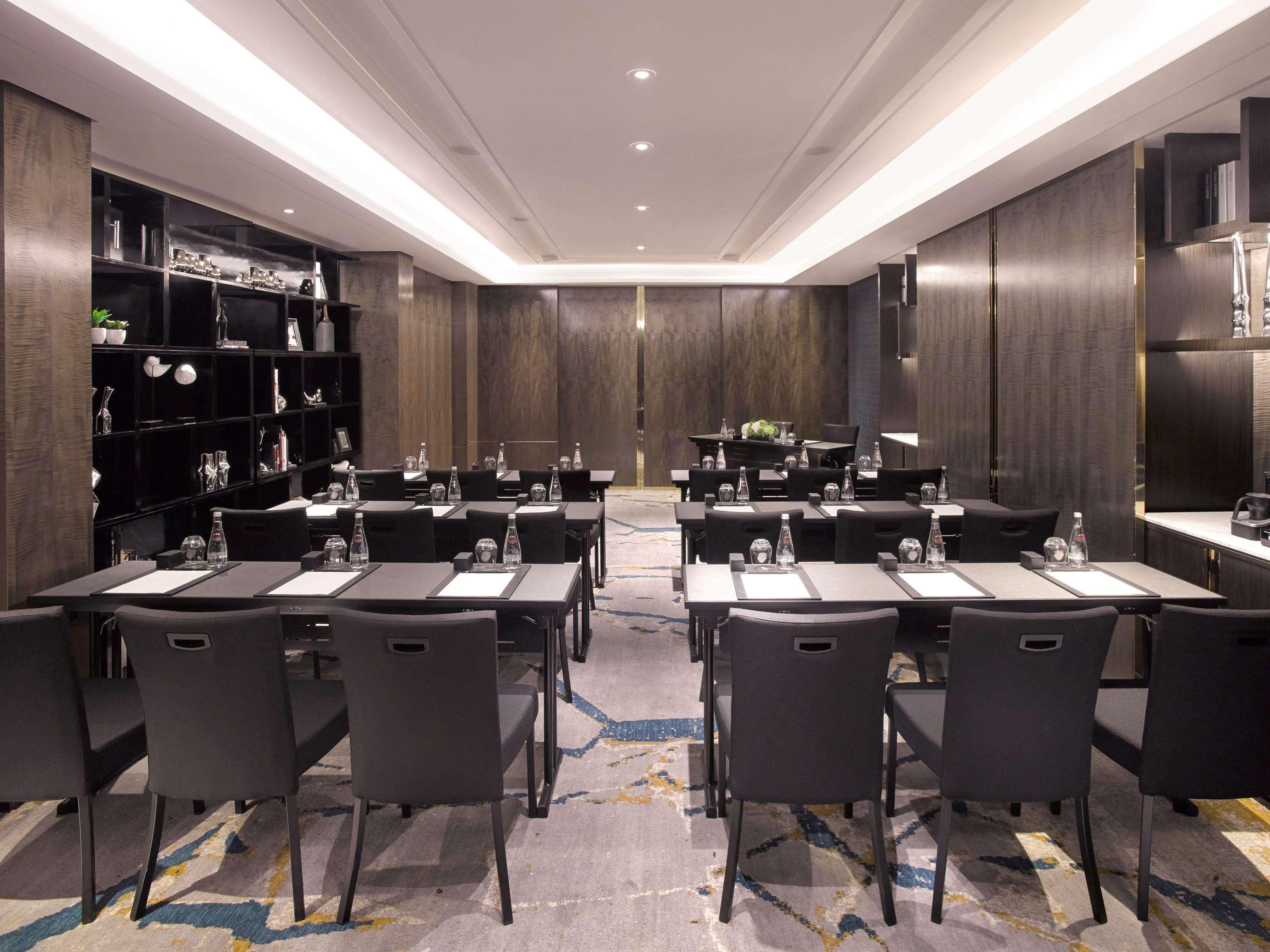 Sofitel Kuala Lumpur Damansara Hotel Eksteriør billede Meeting room