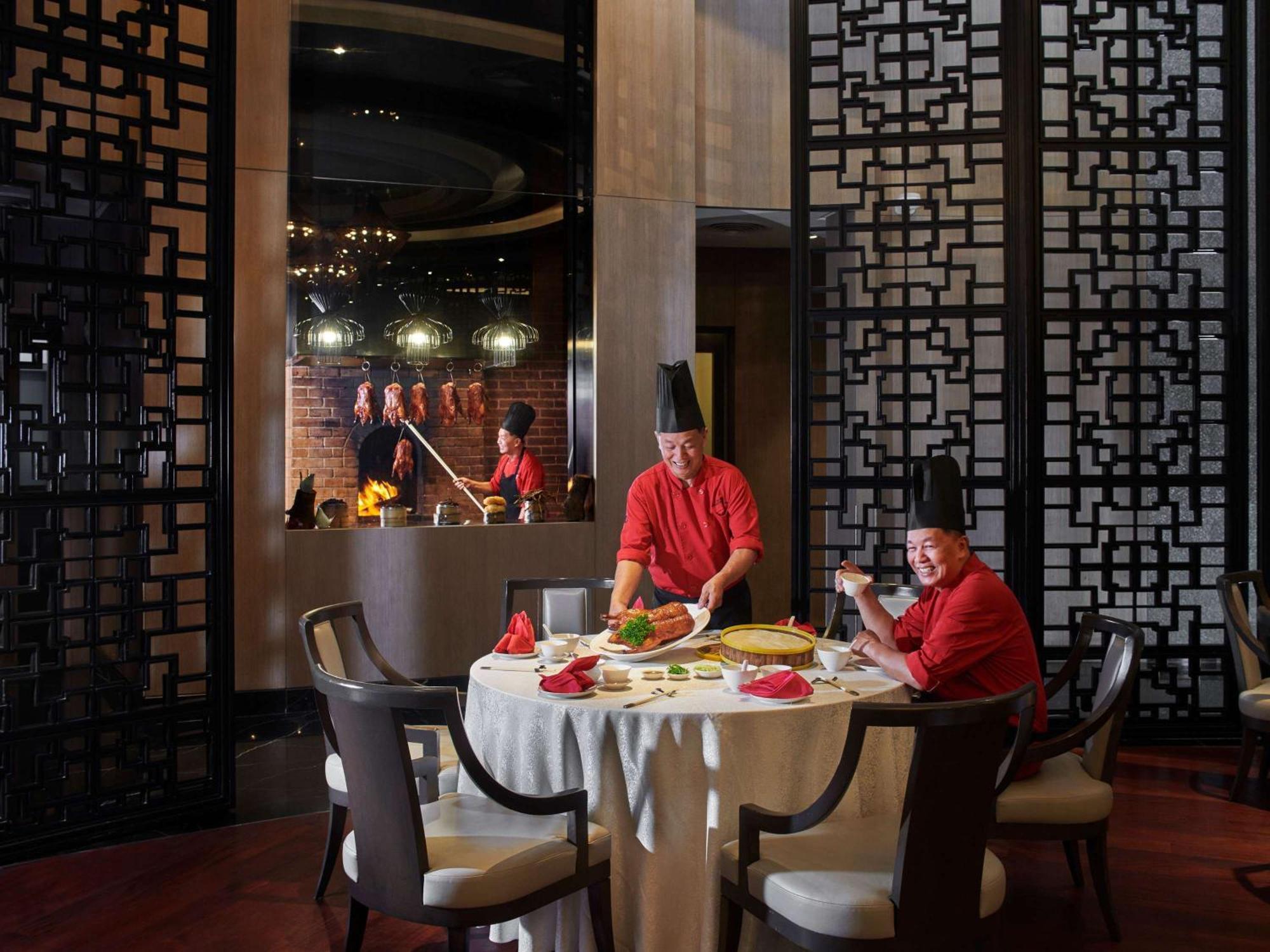 Sofitel Kuala Lumpur Damansara Hotel Eksteriør billede Chef's Table at the Shangri-La Hotel, Kuala Lumpur