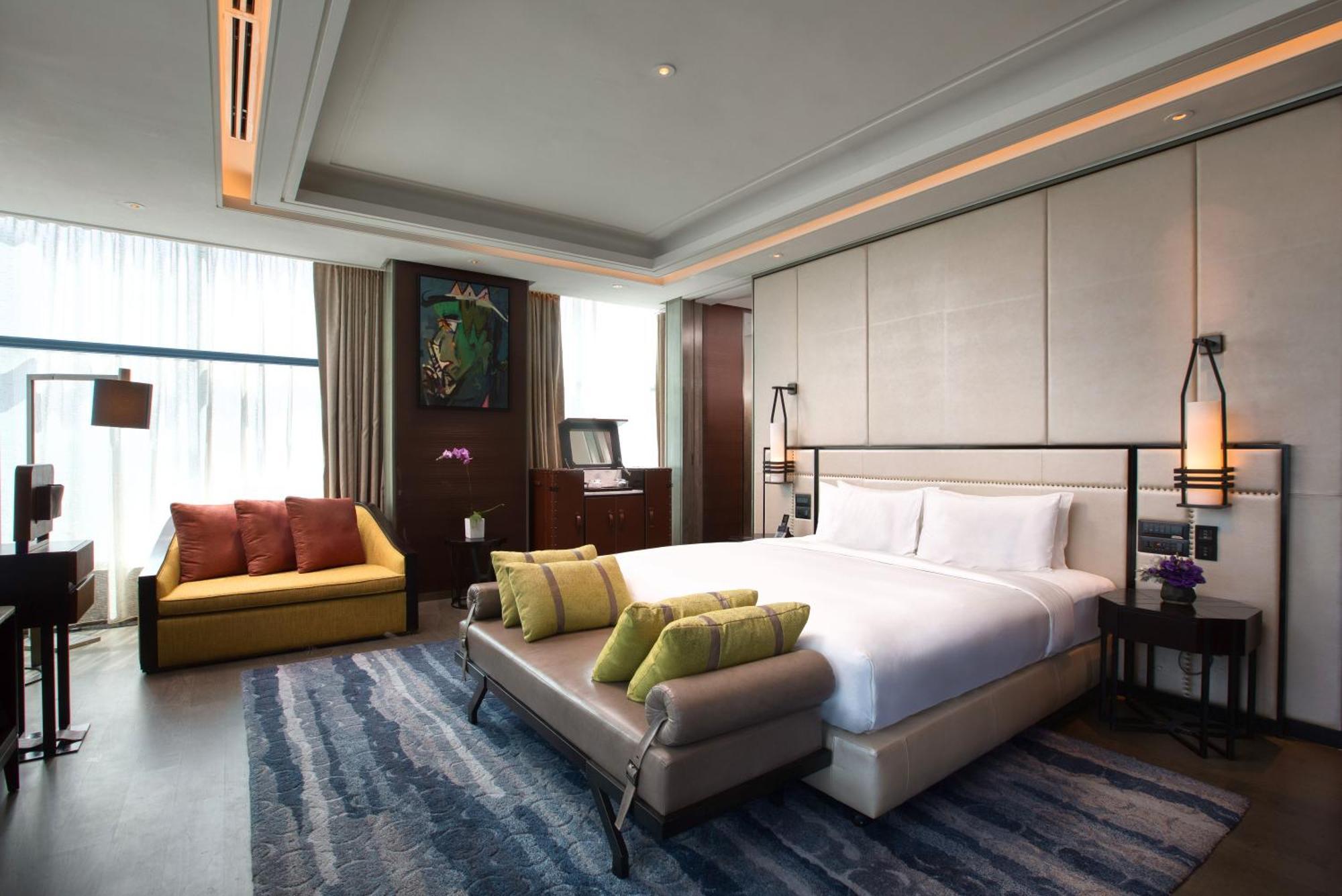 Sofitel Kuala Lumpur Damansara Hotel Eksteriør billede A bedroom at the hotel