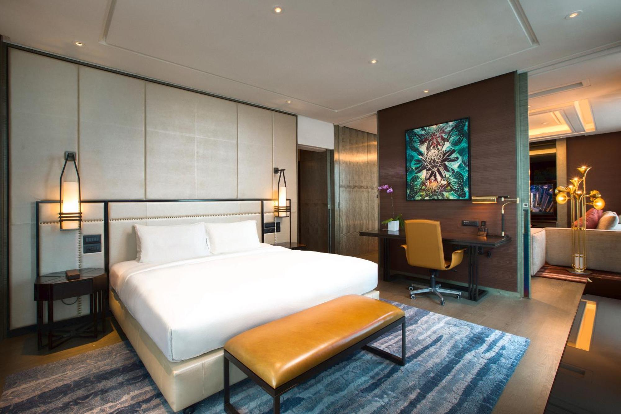 Sofitel Kuala Lumpur Damansara Hotel Eksteriør billede A bedroom at the hotel
