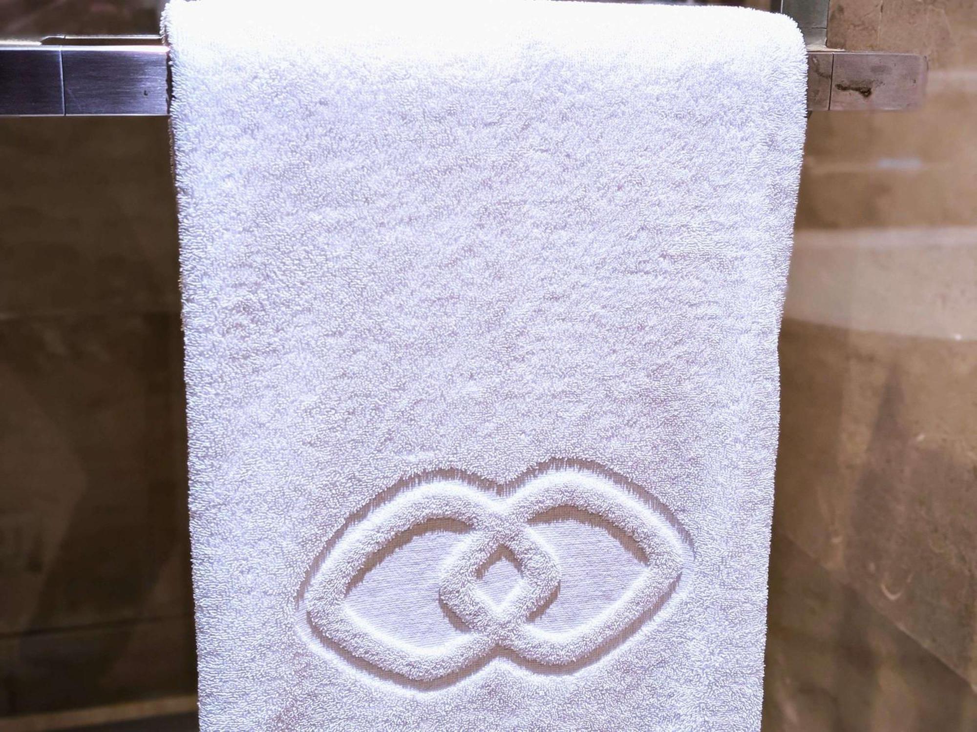 Sofitel Kuala Lumpur Damansara Hotel Eksteriør billede A towel